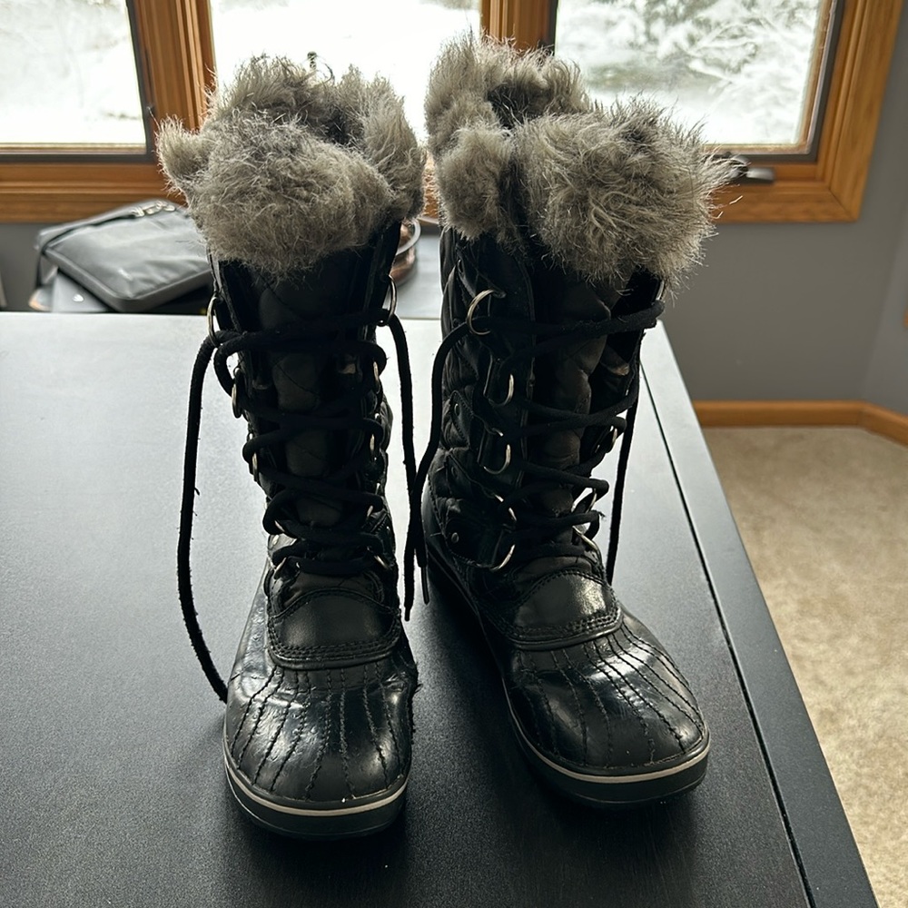 SOREL - Women's Tofino II Waterproof Insulated Winter Boot w Faux Fur size 7